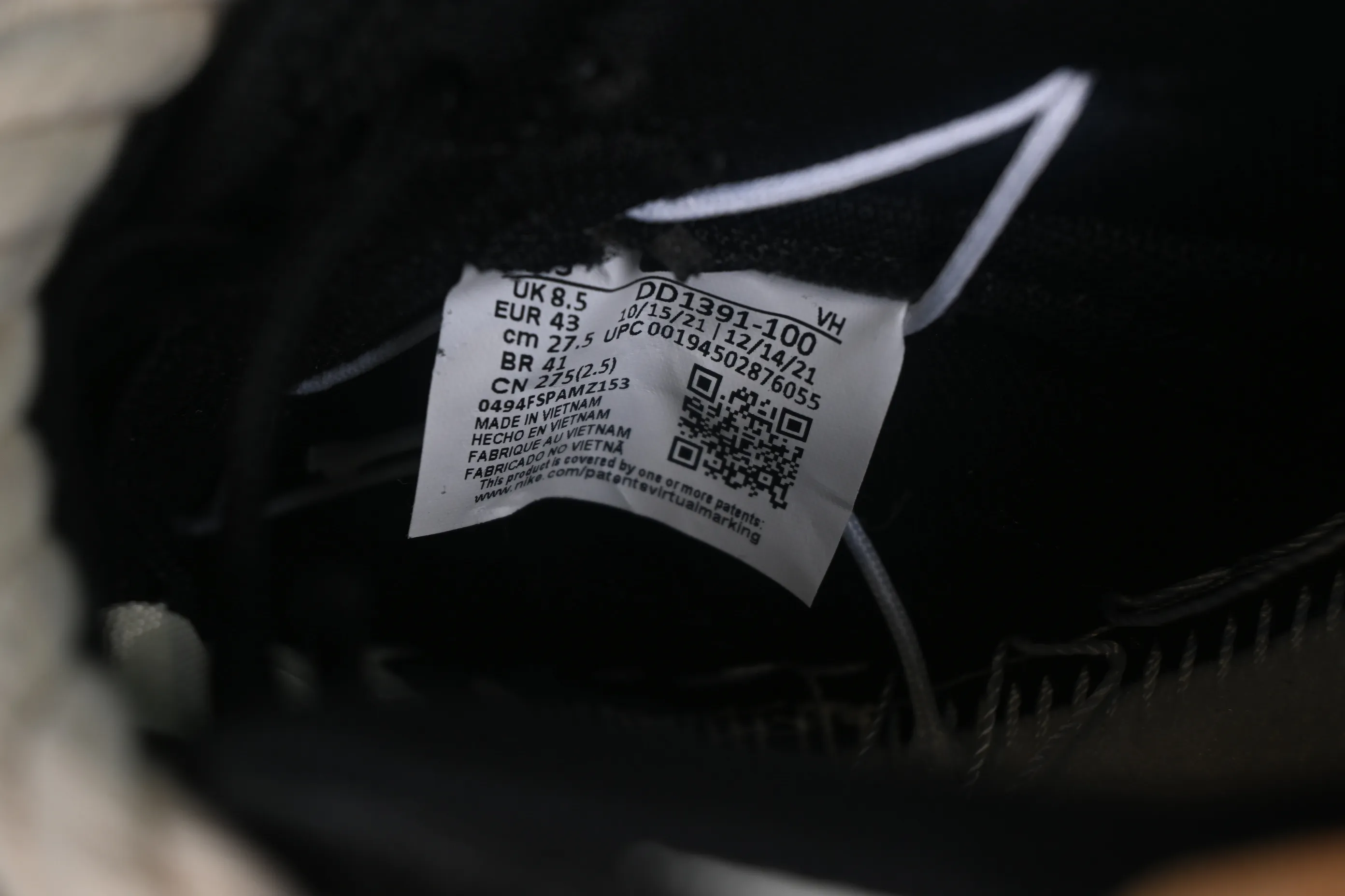 All categories Nk SB Dunk series Nk SB Dunk Low low-top sneakers Nk Dunk Low Fire Heart Scottish distressed panda SB deconstructed strap low-top retro casual sneakers DD1391-100